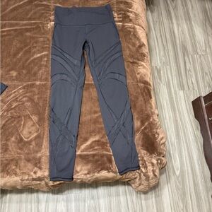 Womans size 8 lululemon athletica Black High-Rise